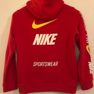 ⚡️SALE⚡️Sz M Nike sportswear red hooded sweatshirt